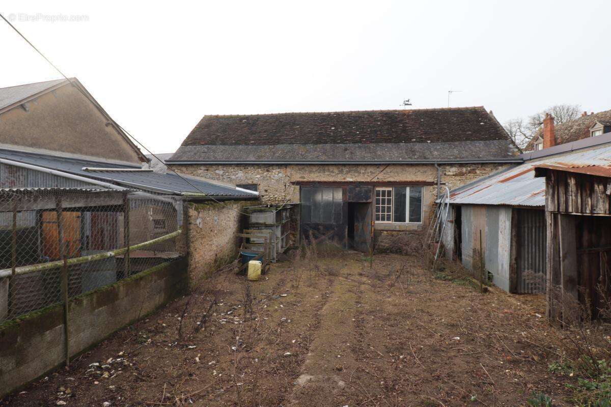 Maison à SAVIGNE-SUR-LATHAN