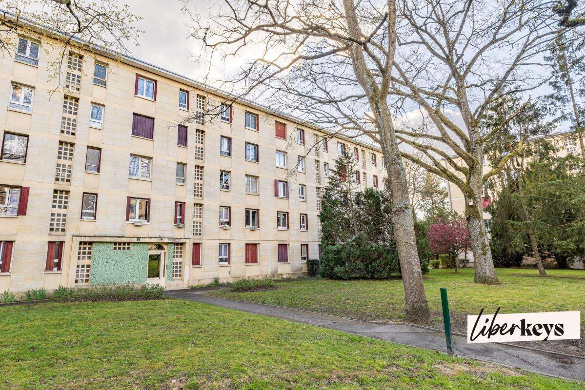 Appartement à SAINTE-GENEVIEVE-DES-BOIS