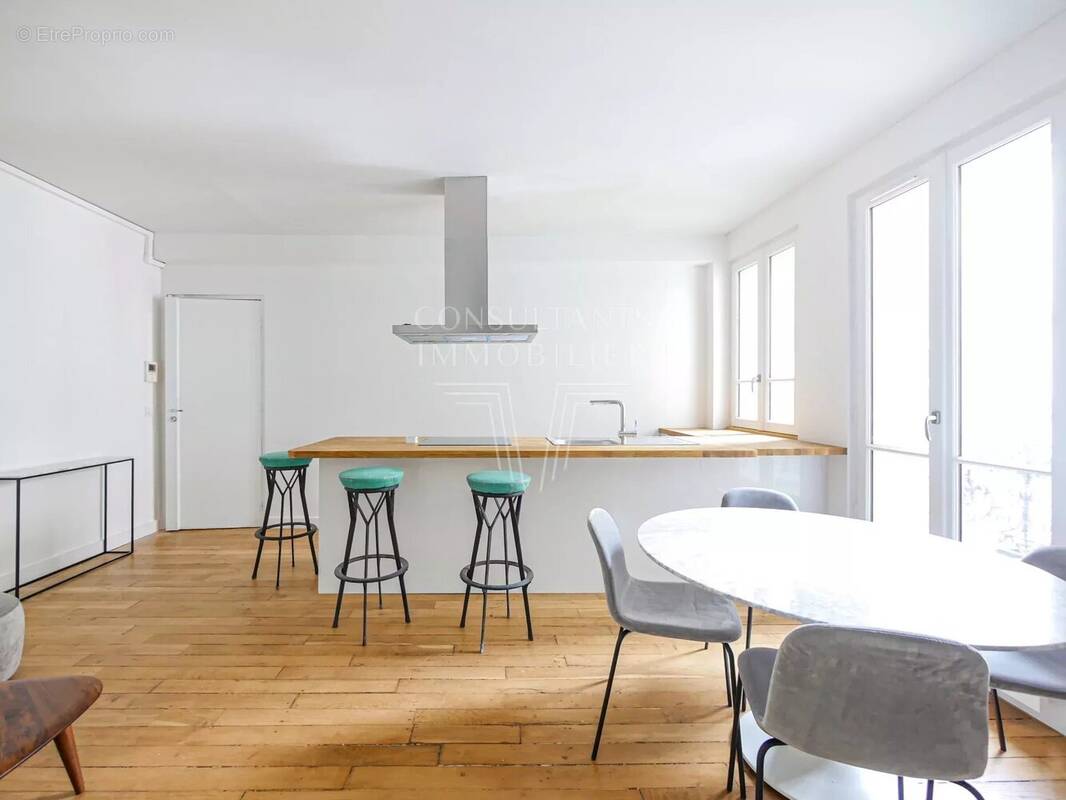 Appartement à PARIS-7E