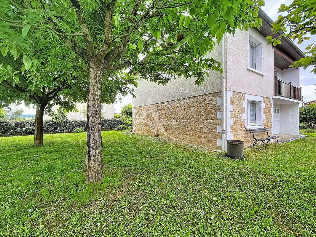 Maison à PRAYSSAC