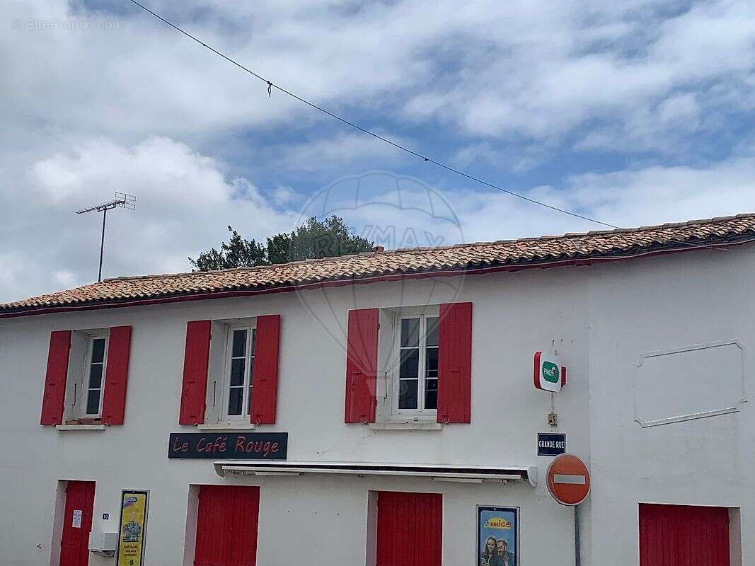 Commerce à COZES