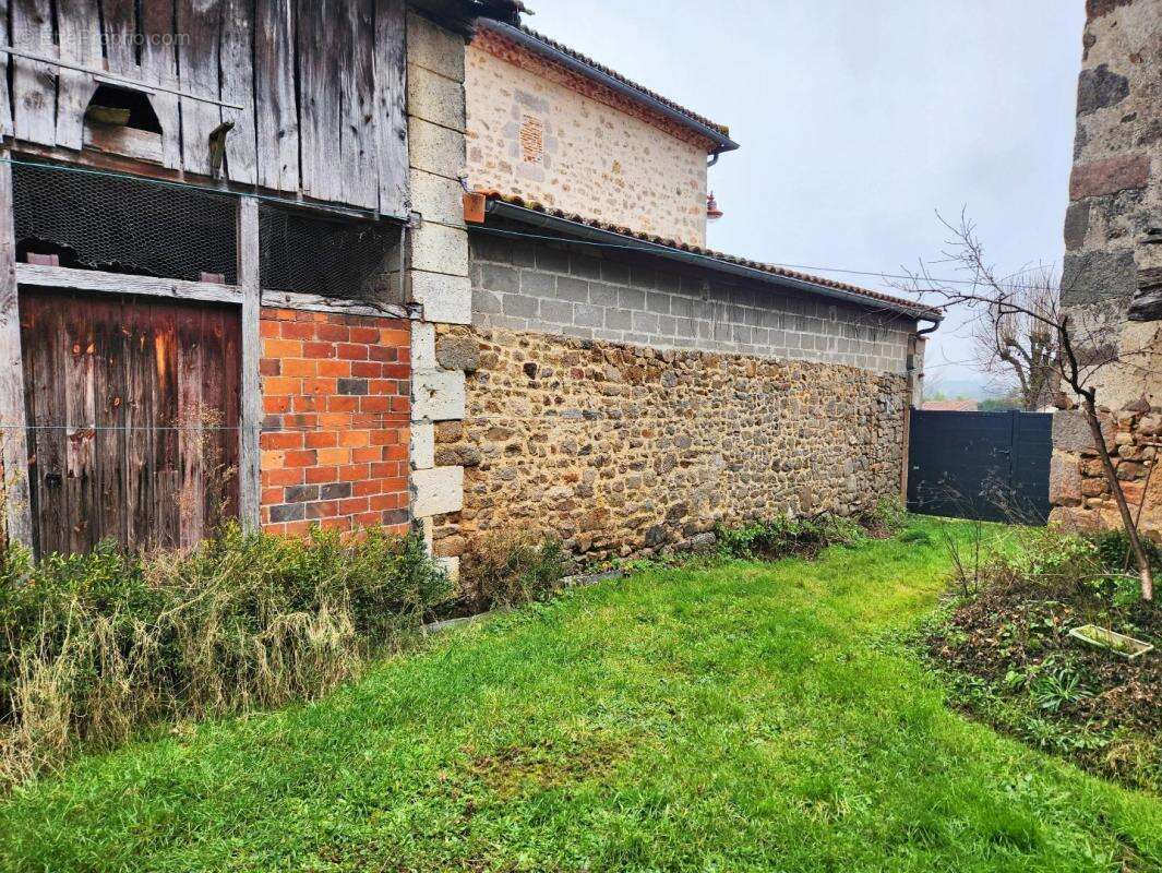 Maison à BRILLAC