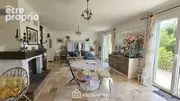 Voici une vue d'ensemble avec sa cheminée insert. - Maison à NEMOURS