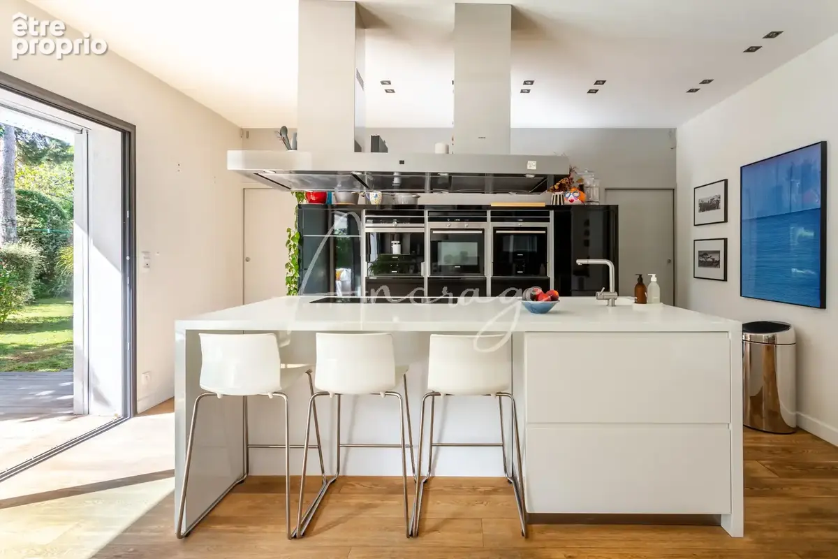 Maison contemporaine de 193 m2 habitables sur une parcelle de 1 176 m2 avec piscine - photo 7