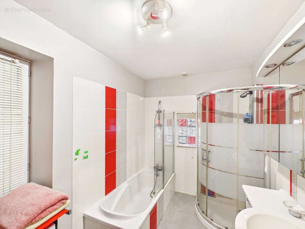 Propriété équestre avec 5 chambres, excellentes écuries et 19.5ha - photo 8