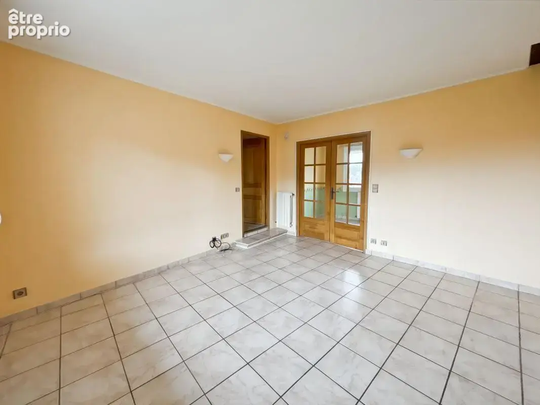 Belle maison Rénovée composée de deux logements , un type 4 et un type 2. Bâtie sur une parcelle de 800 m2 , cette charmante mai - photo 22