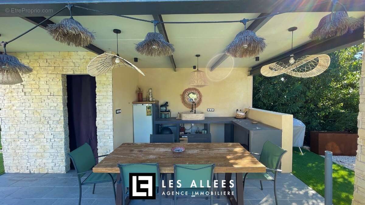 Maison à LES GRANGES-GONTARDES