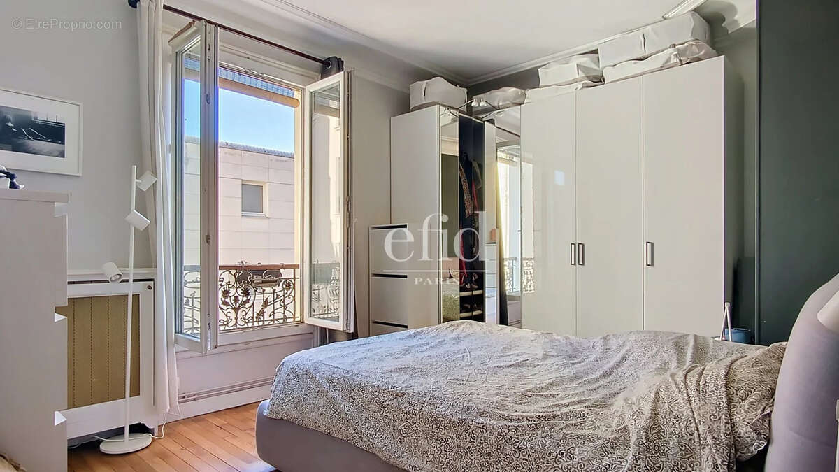 Appartement à LEVALLOIS-PERRET