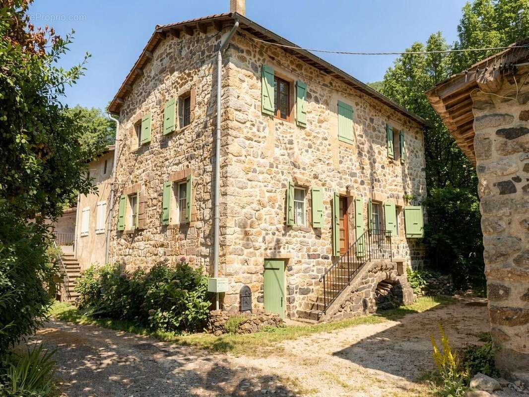   - Appartement à THUEYTS