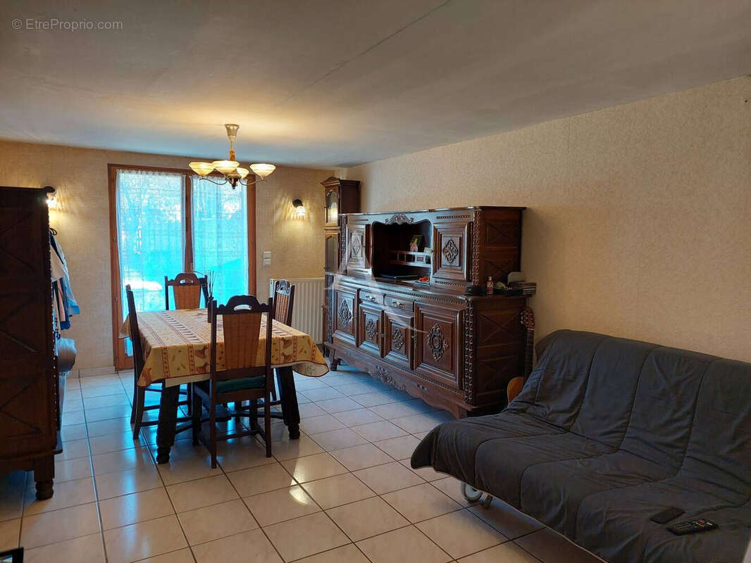 Maison à OZOIR-LA-FERRIERE