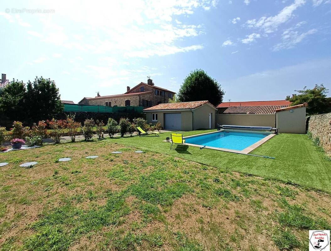 Maison à COLOMBIER-LE-VIEUX