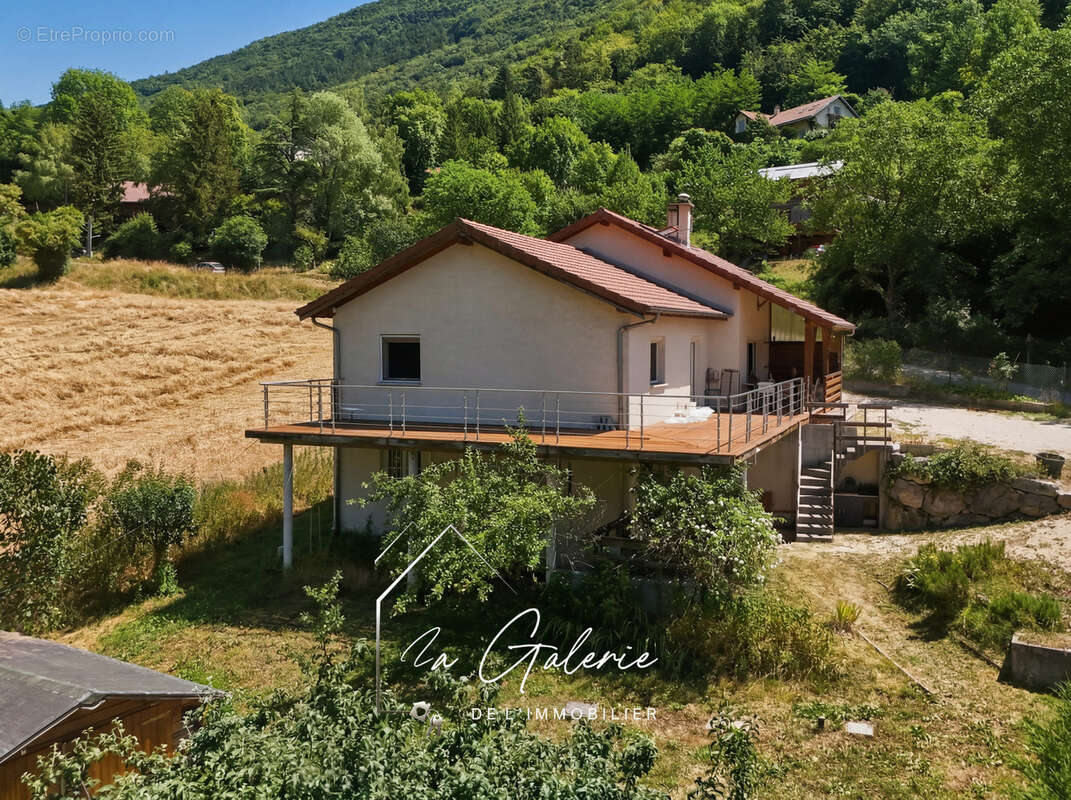 Rare a la vente belle maison situee sur saint martin le vinoux - photo 2