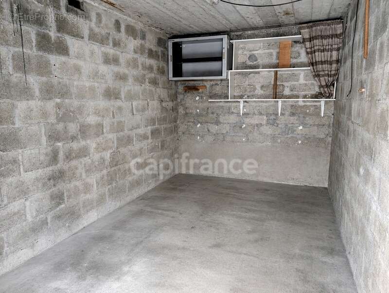 Parking à CORBEIL-ESSONNES