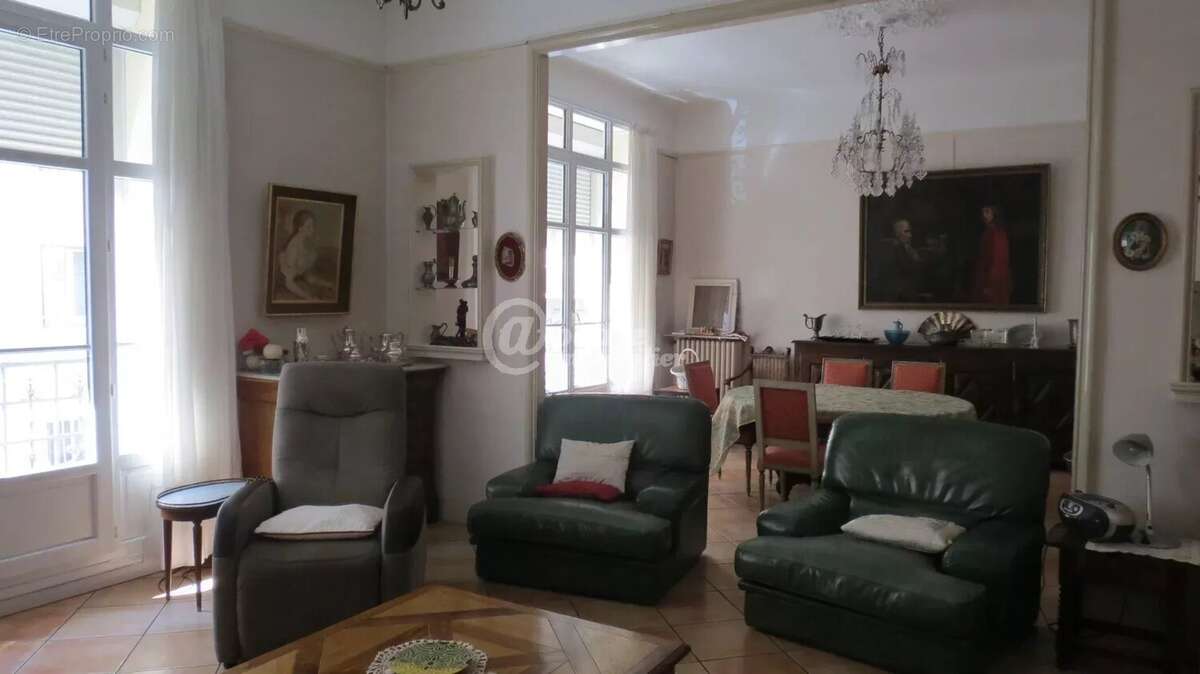 Appartement à MARSEILLE-5E