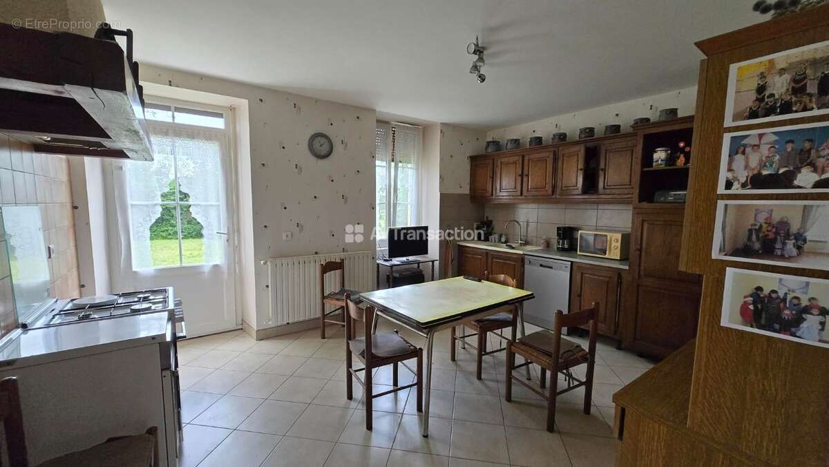 Maison 226 m² à Saint-Broing  - photo 9
