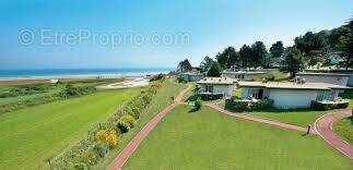 Maison à COLLEVILLE-SUR-MER