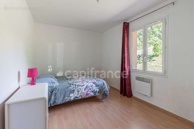 Maison à NOTRE-DAME-DE-SANILHAC