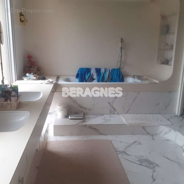 Maison d architecte 300 m2 habitable parc arbore piscine double garage - photo 4