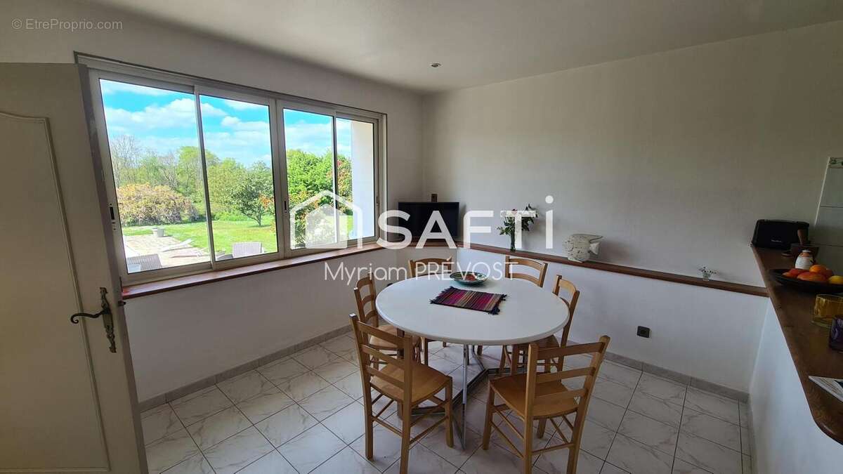 Maison 264 m² à Lignieres  - photo 6