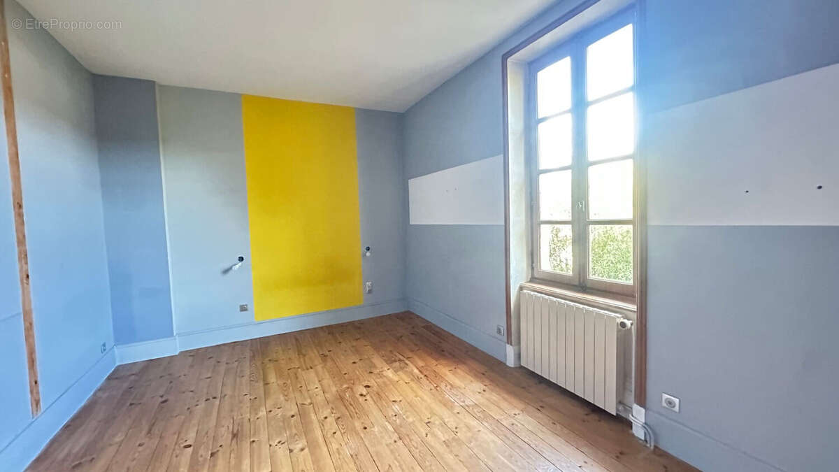 Maison à EYZIN-PINET