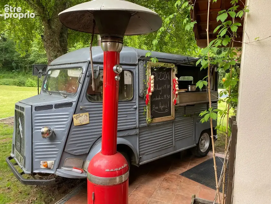 Moulin offrant une grande maison familiale avec potentiel pour gîte, camping ou restaurant - photo 8
