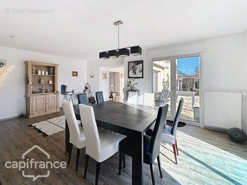 Maison à MONTREUIL-BELLAY