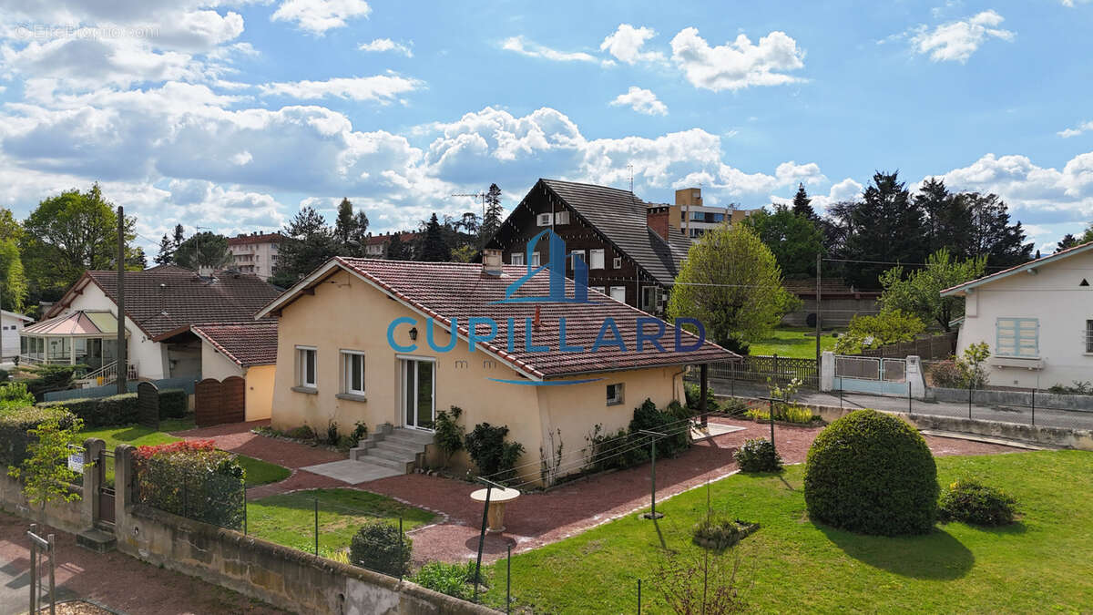 Maison à RIORGES