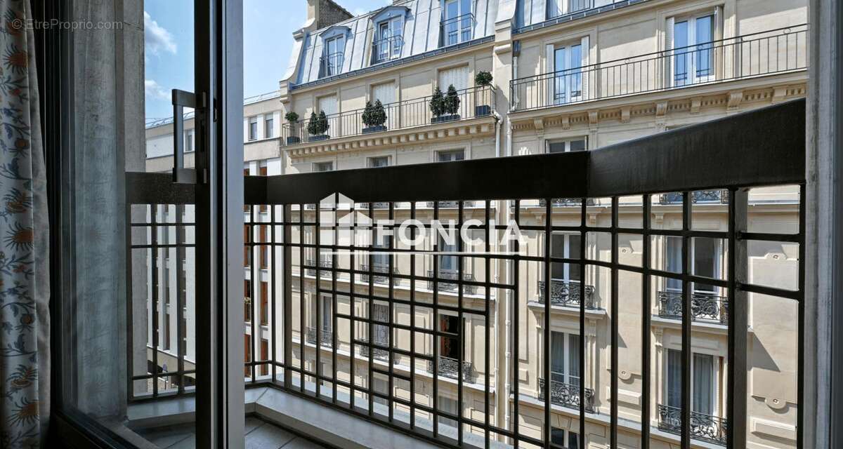 Appartement à PARIS-7E