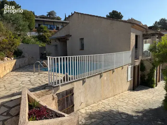 BANDOL quartier résidentiel très prisé vue mer agréable villa avec piscine - photo 15