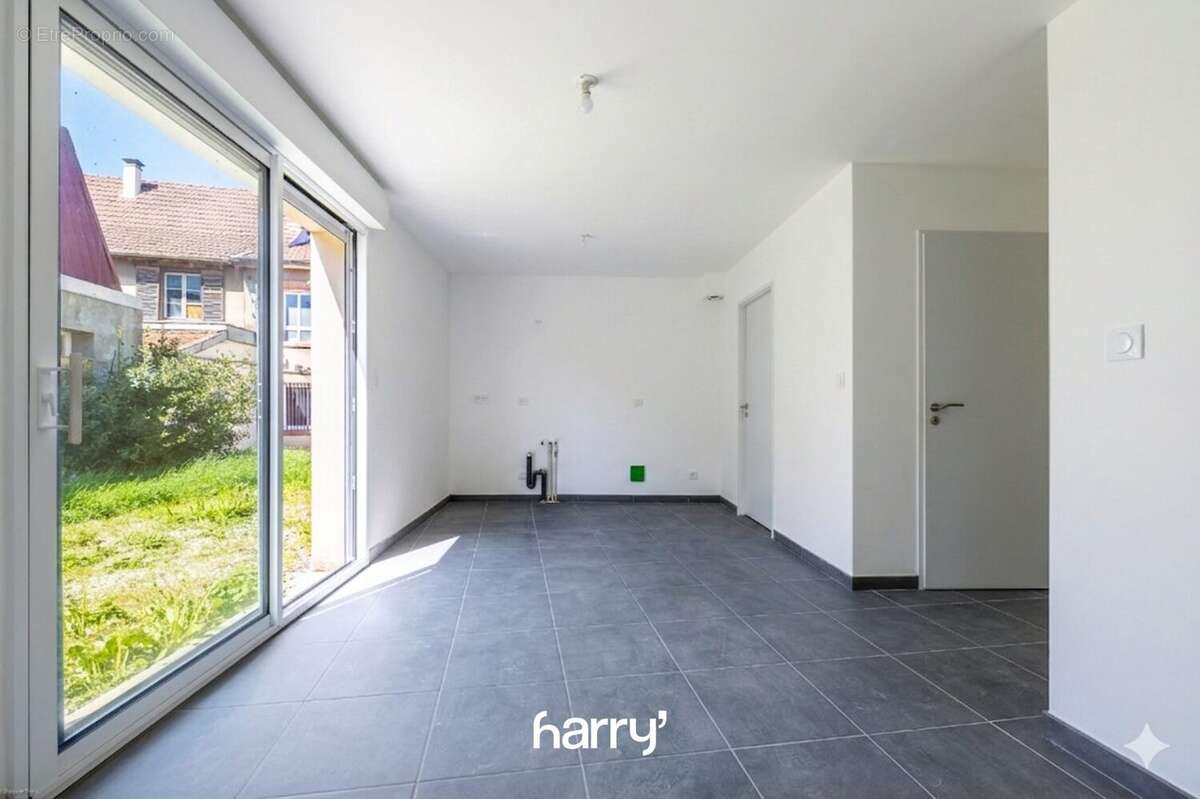 Maison 94 m² à Besancon  - photo 4
