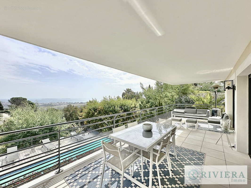 Maison à MANDELIEU-LA-NAPOULE