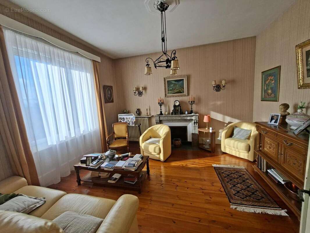 Photo 2 - Maison à PANISSIERES