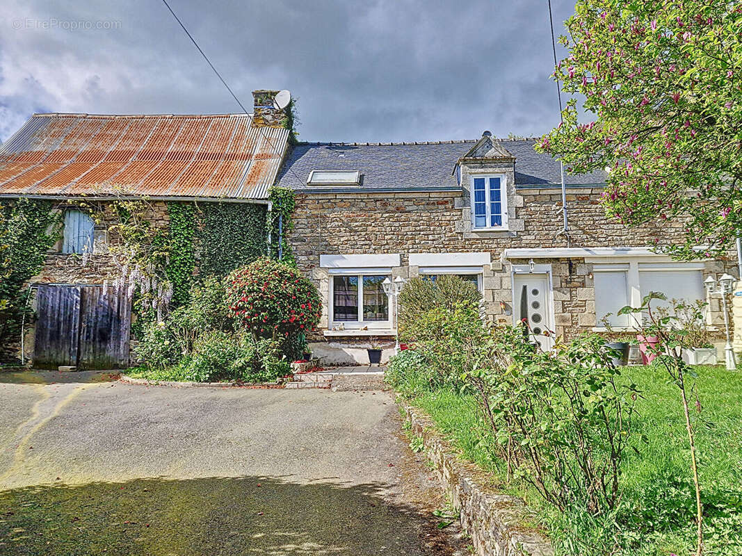 Maison à LE ROC-SAINT-ANDRE