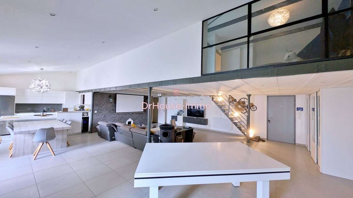 Appartement 155 m² à Saint-Etienne  - photo 121