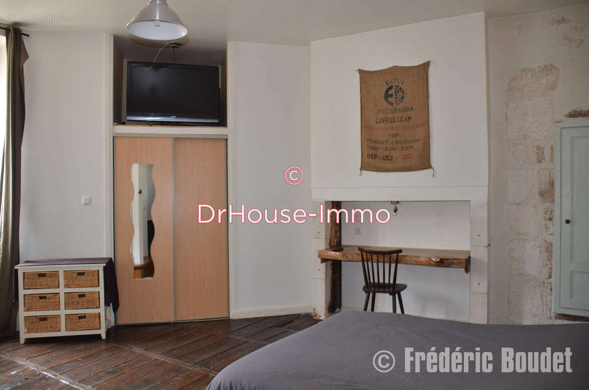 Maison à SAVIGNAC-LES-EGLISES