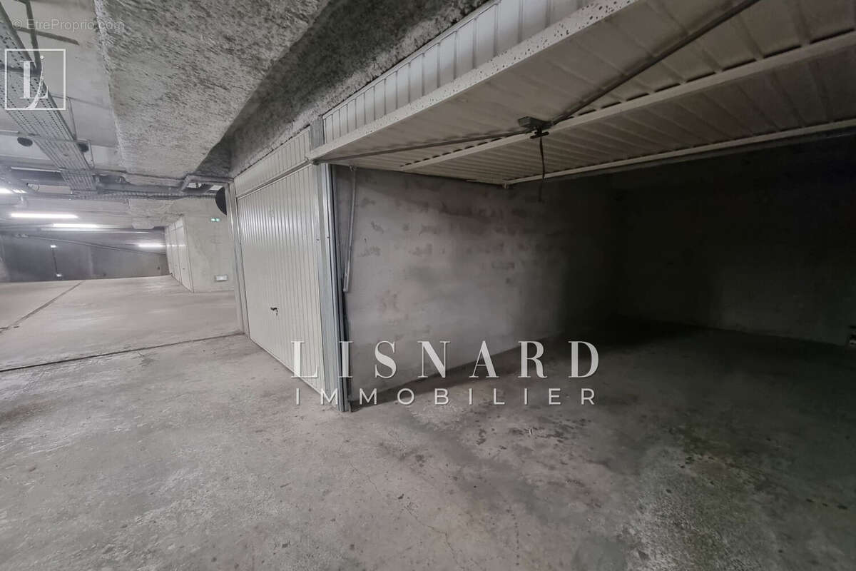 Appartement à VALLAURIS