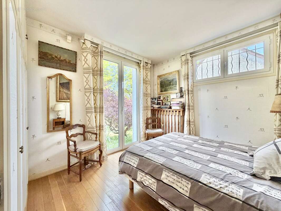 Maison à VERRIERES-LE-BUISSON