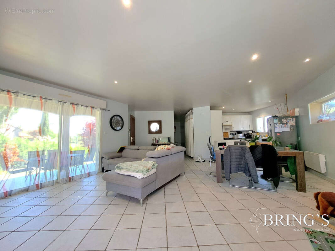 Maison à MONTESQUIEU