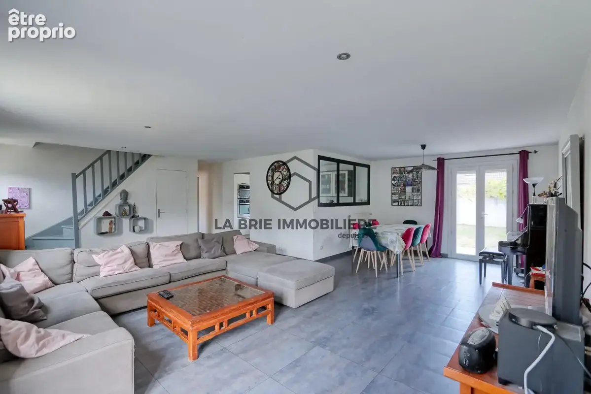 Maison 7 pièces 142 m² à vendre à Brie-Comte-Robert (77170) - photo 9