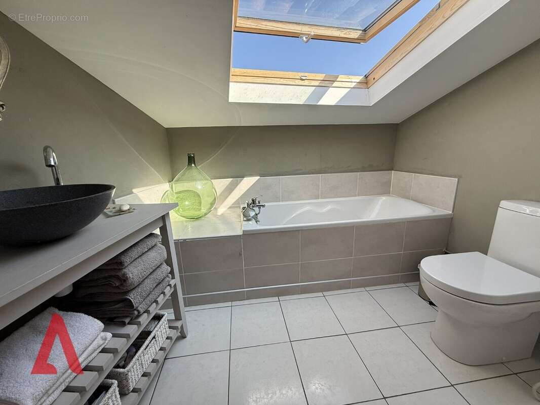 Charmante maison de village au cur de Laurens  3 chambres et terrasses - photo 8