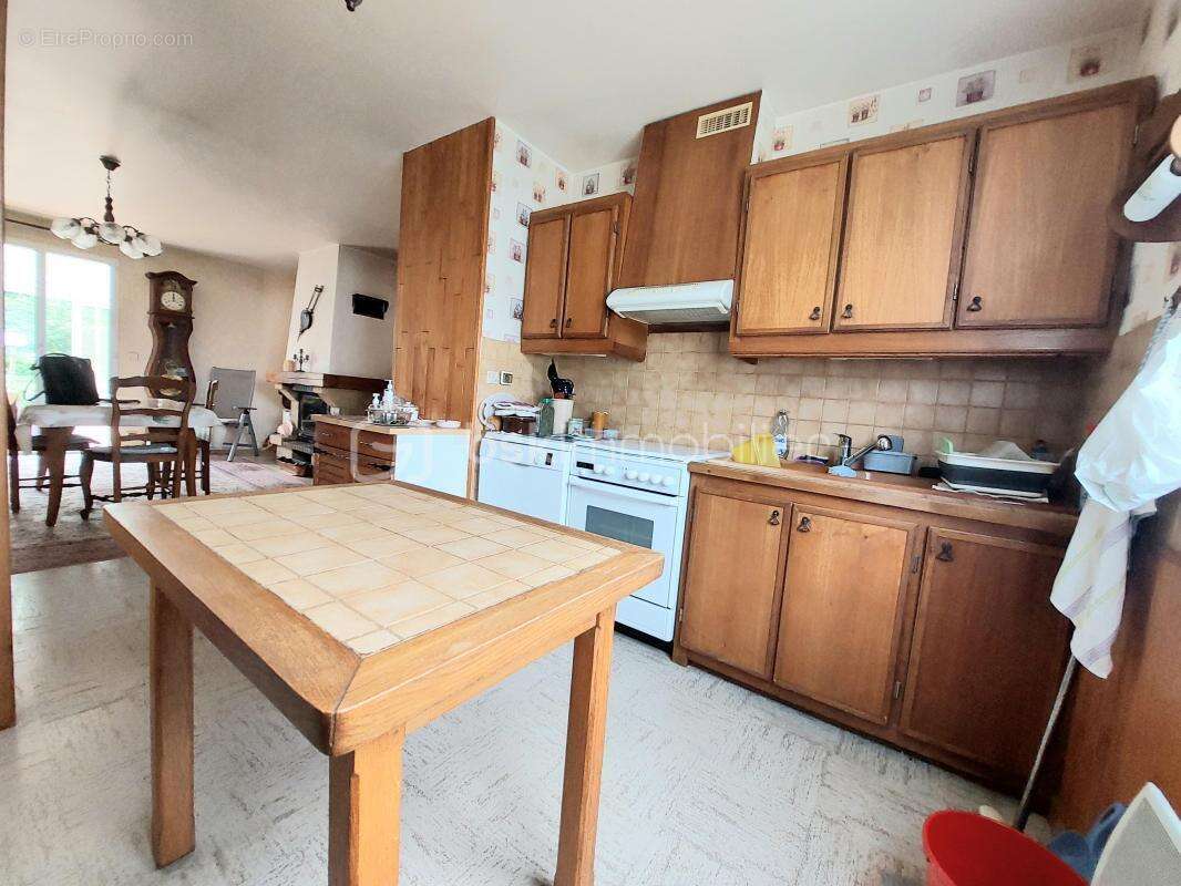 Maison à BAZOCHES-SUR-LE-BETZ