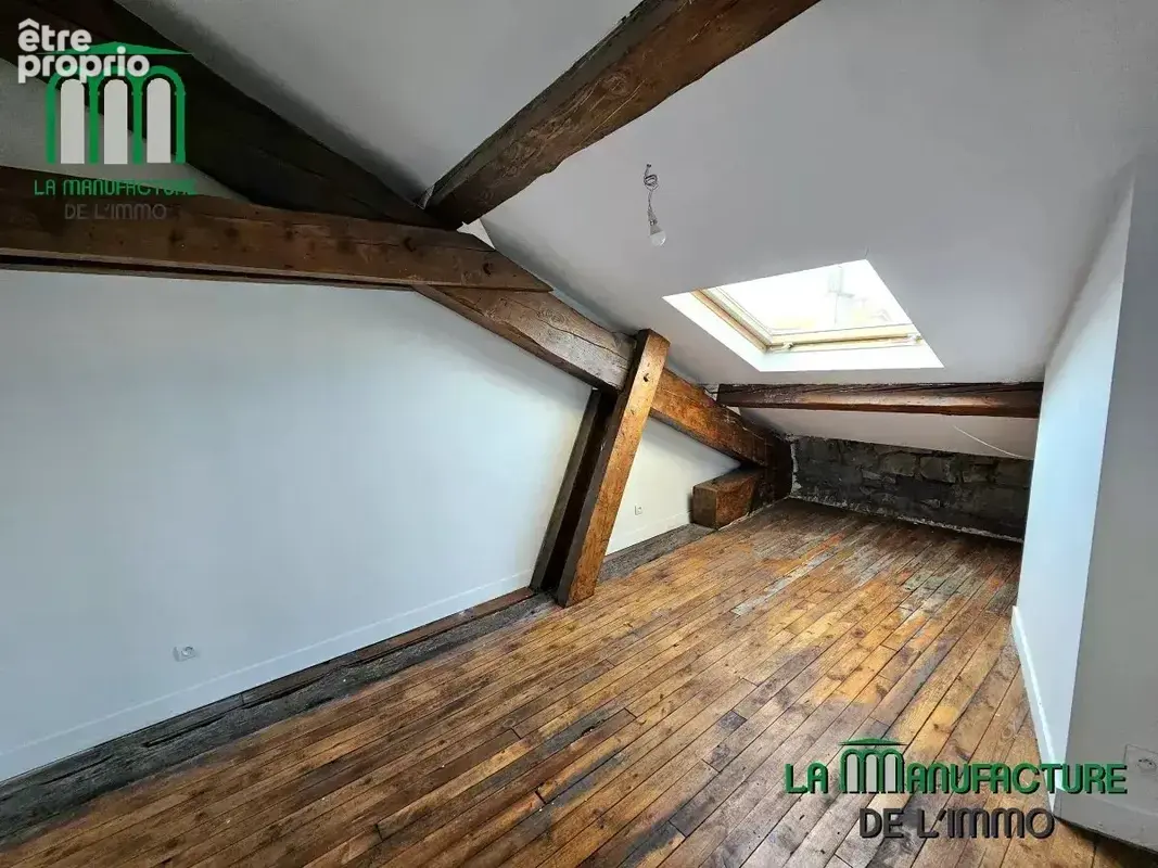 Appartement de caractère de type T3 de 56,83 m² Carrez et 78,88 m² au sol - Prox. Châteaucreux - photo 9