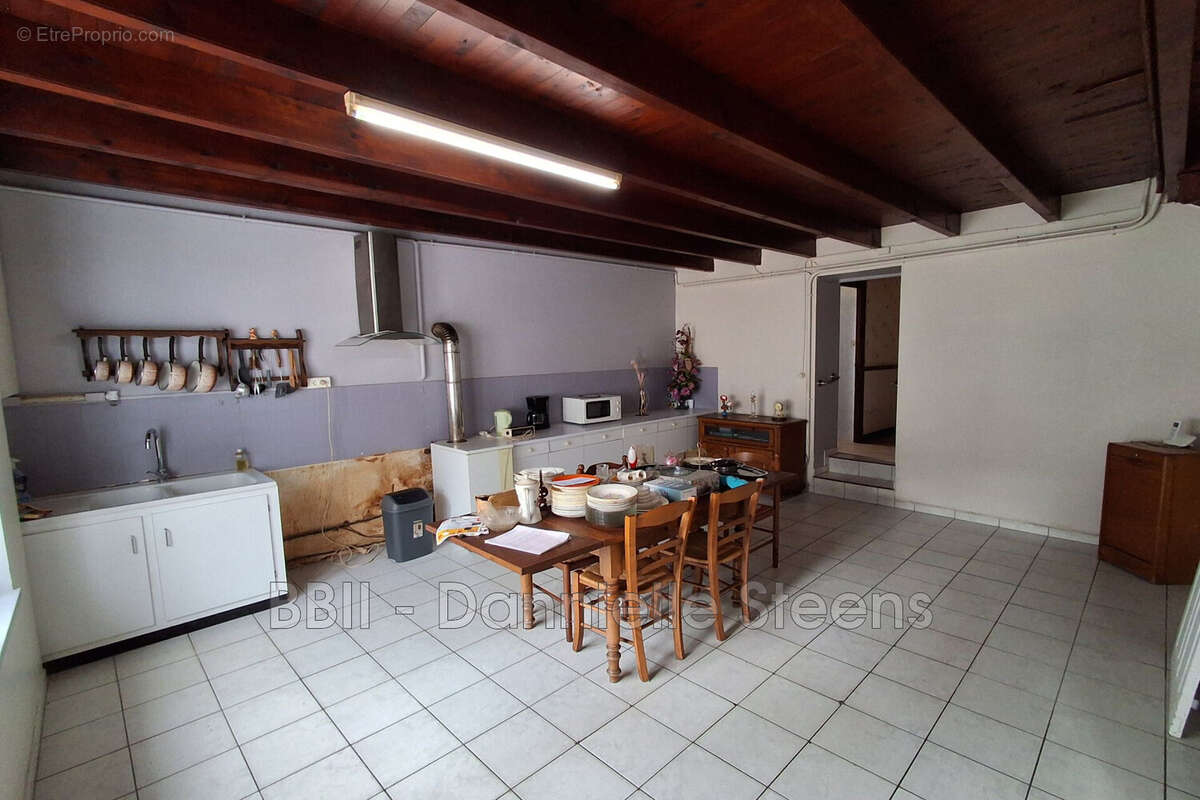 Maison 216 m² à Saint-Connan  - photo 6