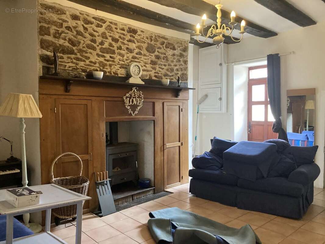 Maison à LADIGNAC-LE-LONG