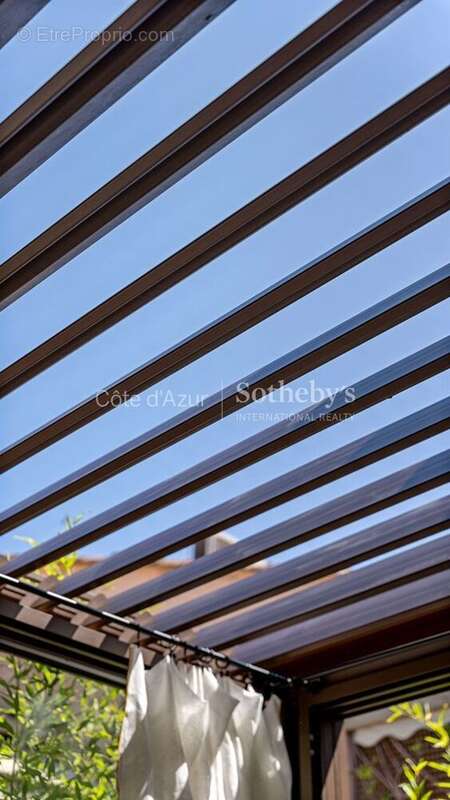 Appartement rénové de 68 m² avec terrasse et garage au cœur de Saint-Tropez - photo 15