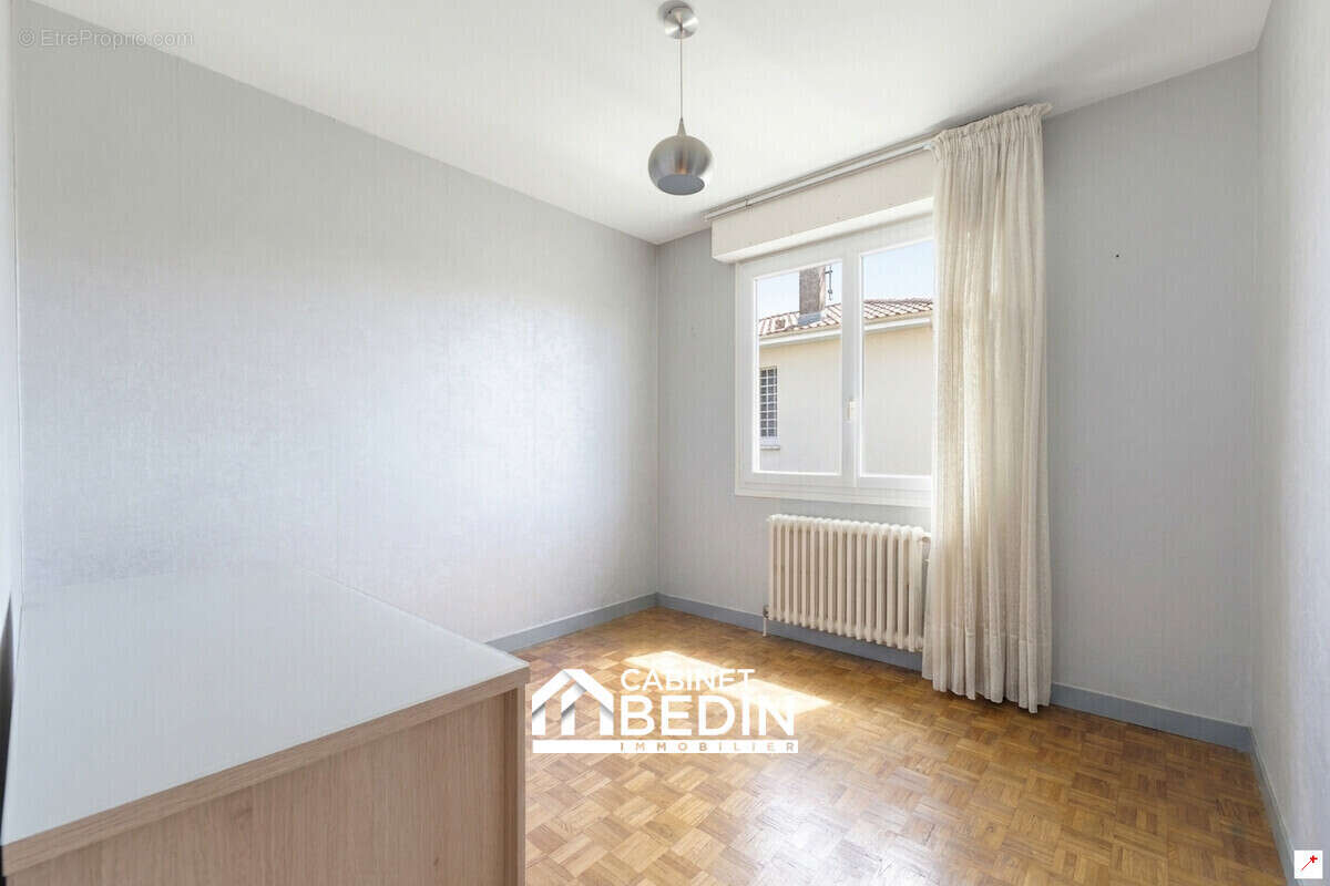 Maison 110 m² à Merignac  - photo 7
