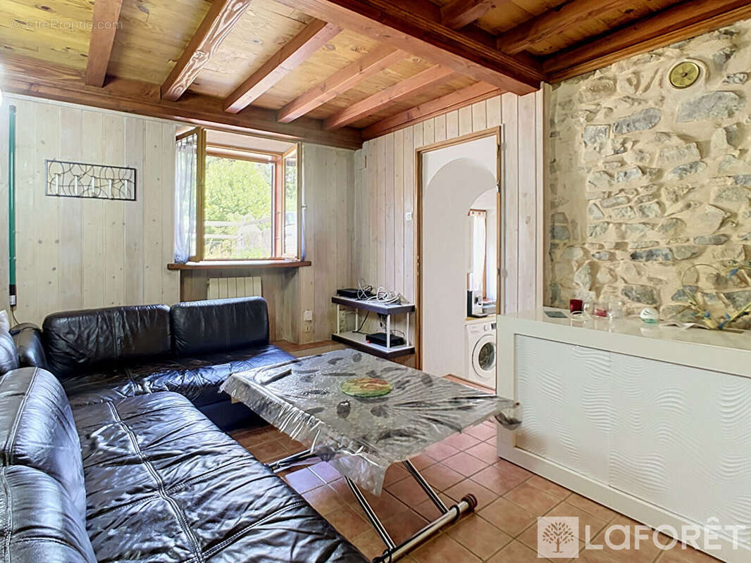 Maison Poule Les Echarmeaux 4 pièce(s) 76 m2 - photo 5
