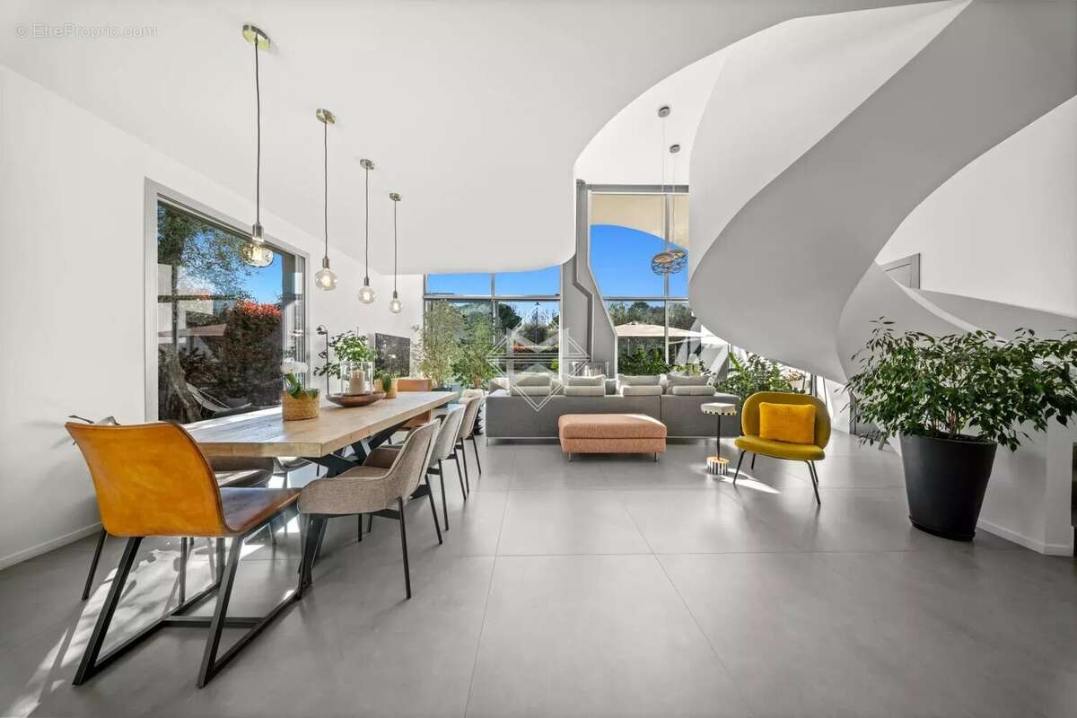 Somptueuse contemporaine à pied du village - photo 17