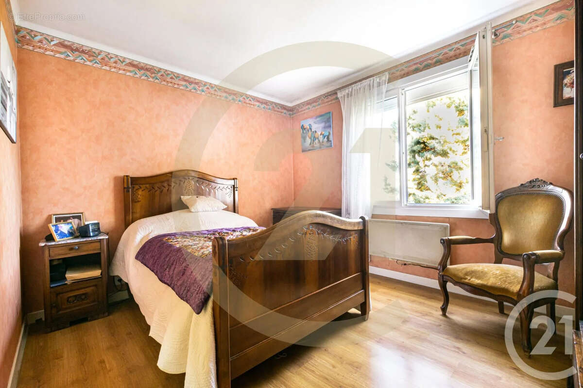 Maison à SAINT-CYR-SUR-LE-RHONE