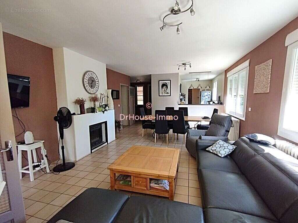 Maison à CHATEAU-ARNOUX-SAINT-AUBAN